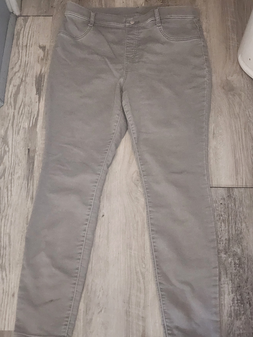 Time and Tru Women's Skinny Jeans in Gray